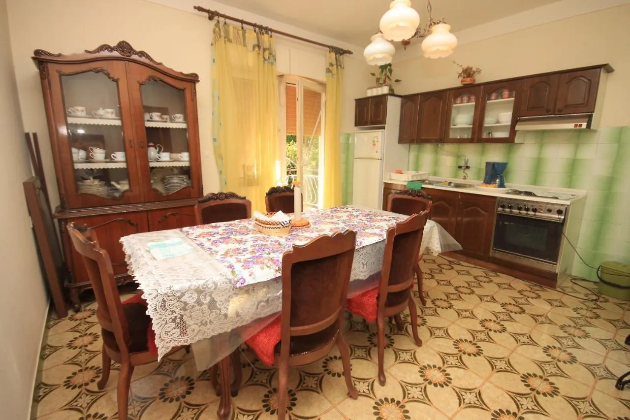 Apartments By The Sea Kali, Ugljan - 8203